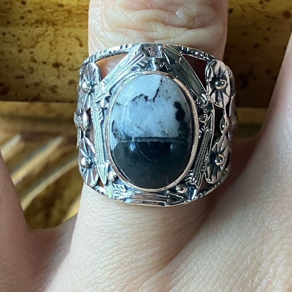 Natural White Buffalo Sterling Silver Ring Size 7